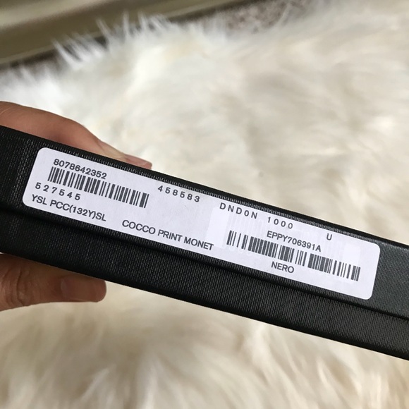 SOLD❌YSL Fragments Zipped Cardholder - Picture 5 of 7